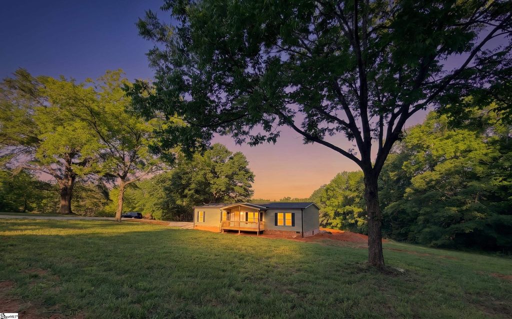 242 Black Bottom Road, Liberty, SC 29657