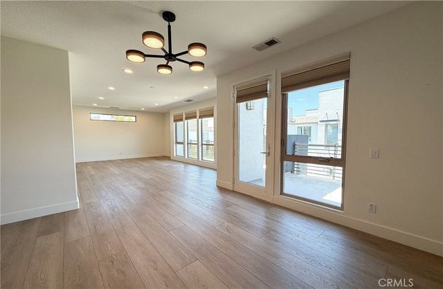 5406 W 149th Place 7, Hawthorne, CA 90250
