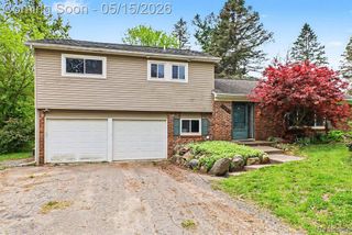 11465 Cedar Island Road, White Lake, MI 48386