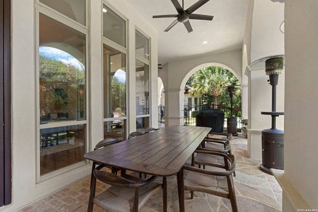 112 Tuscany Way, Shavano Park, TX 78249