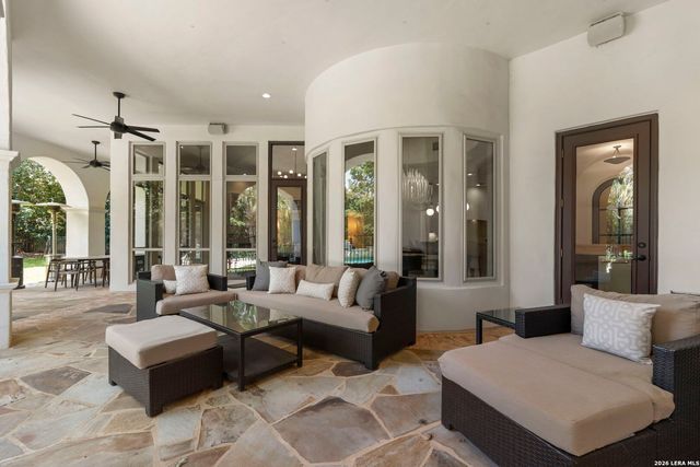 112 Tuscany Way, Shavano Park, TX 78249