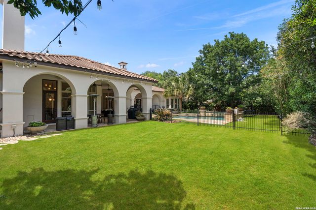 112 Tuscany Way, Shavano Park, TX 78249