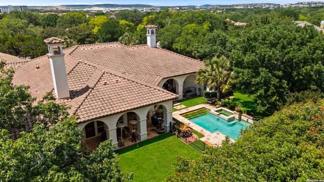 112 Tuscany Way, Shavano Park, TX 78249