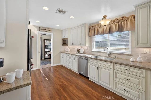 22948 Magnolia Glen, Valencia, CA 91354