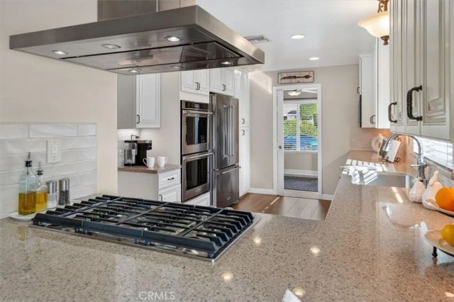 22948 Magnolia Glen, Valencia, CA 91354