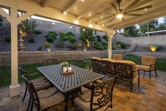 22948 Magnolia Glen, Valencia, CA 91354