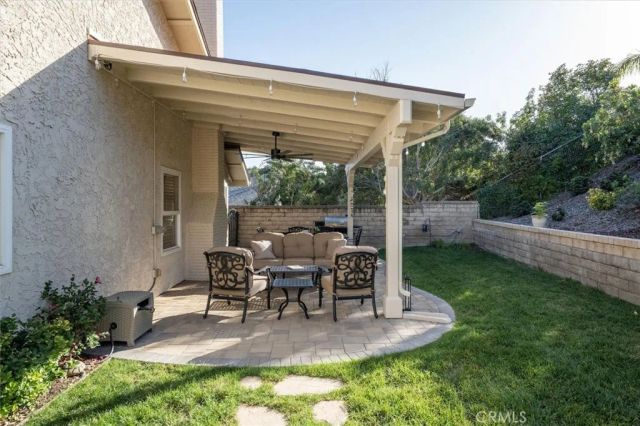 22948 Magnolia Glen, Valencia, CA 91354