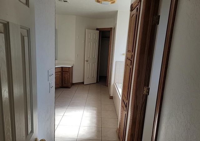 1601 SW Edward Cir, Lawton, OK 73505