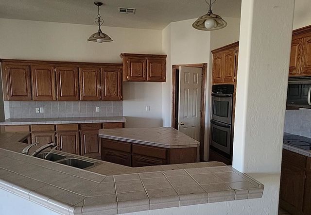 1601 SW Edward Cir, Lawton, OK 73505