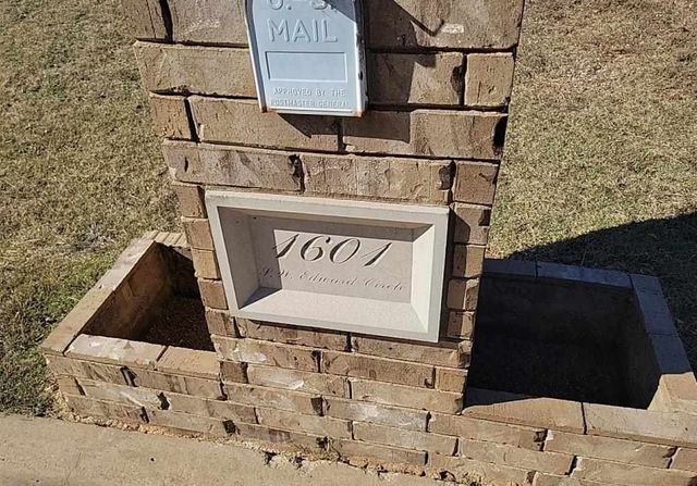 1601 SW Edward Cir, Lawton, OK 73505