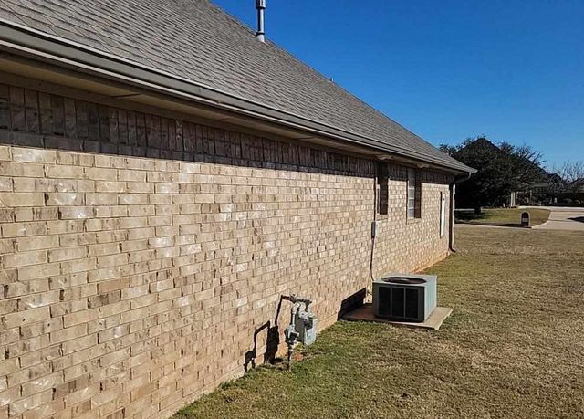 1601 SW Edward Cir, Lawton, OK 73505