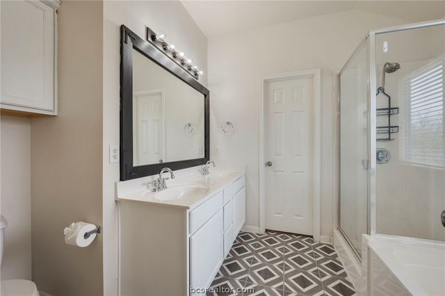 15203 Faircrest Drive, College Station, TX 77845