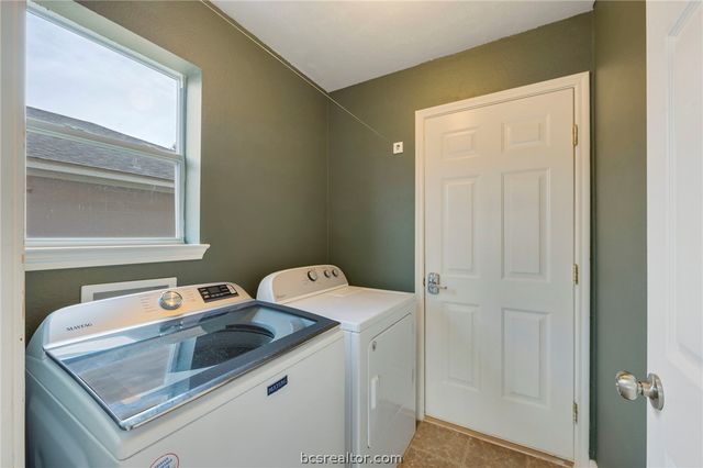 15203 Faircrest Drive, College Station, TX 77845