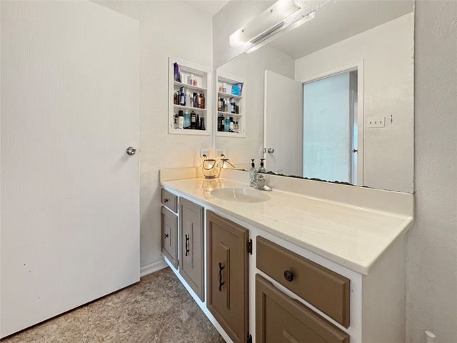 6217 Barcelona Drive, Arlington, TX 76016