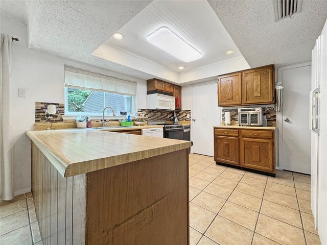 6217 Barcelona Drive, Arlington, TX 76016