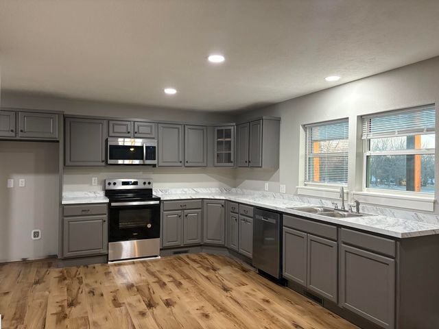 1161 E Elm Street Elm, Morrisville, MO 65710