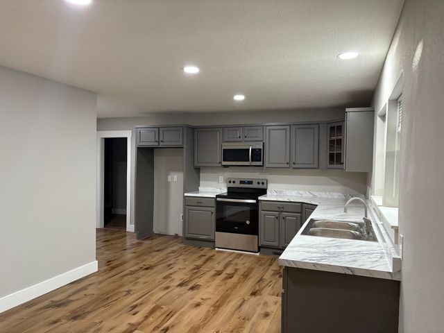 1161 E Elm Street Elm, Morrisville, MO 65710