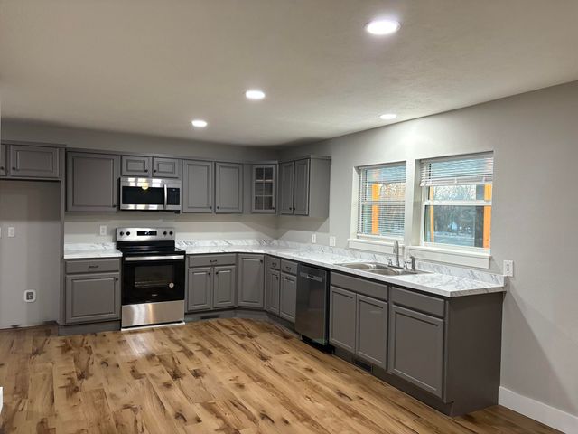 1161 E Elm Street Elm, Morrisville, MO 65710