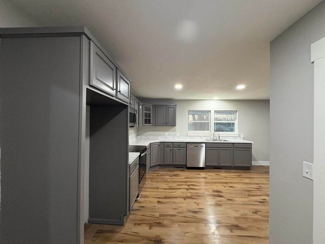 1161 E Elm Street Elm, Morrisville, MO 65710