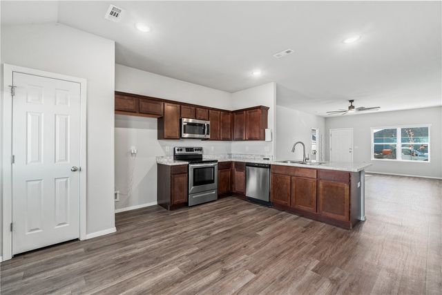 711 Belhaven Road, Centerton, AR 72719