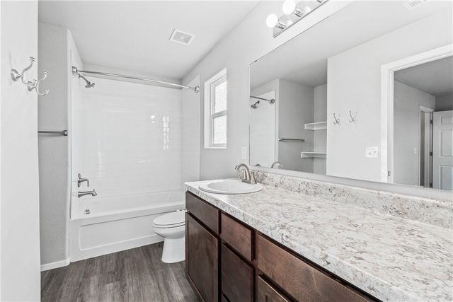 711 Belhaven Road, Centerton, AR 72719