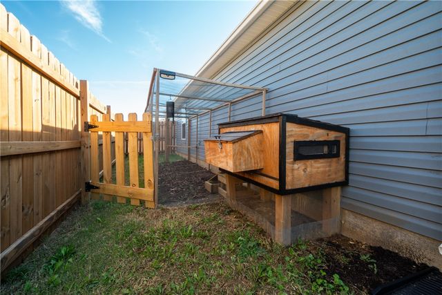 711 Belhaven Road, Centerton, AR 72719