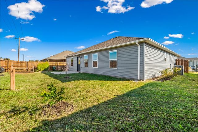 711 Belhaven Road, Centerton, AR 72719