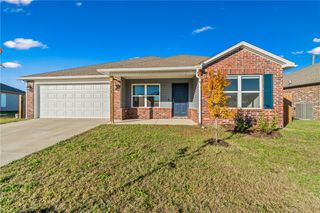 711 Belhaven Road, Centerton, AR 72719