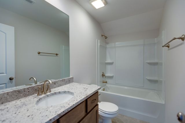 35 Madeleine Way, Kingston Springs, TN 37082