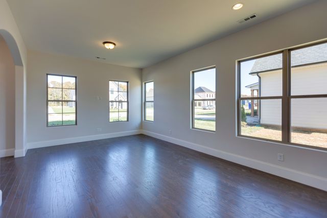 35 Madeleine Way, Kingston Springs, TN 37082