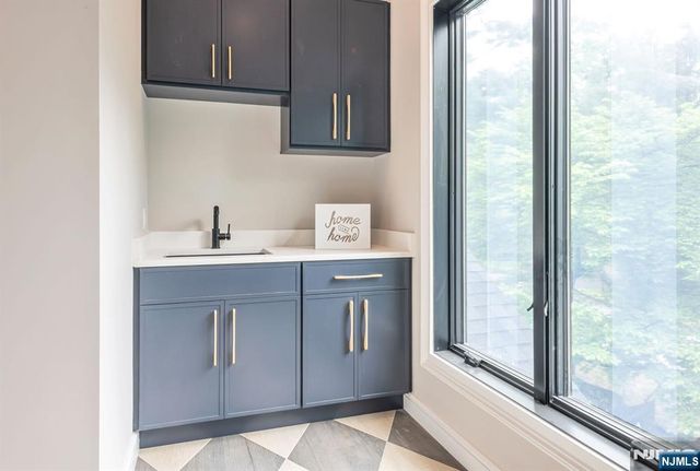 455 Sunset Avenue, Haworth, NJ 07641