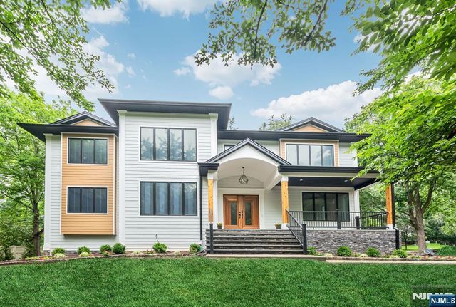 455 Sunset Avenue, Haworth, NJ 07641