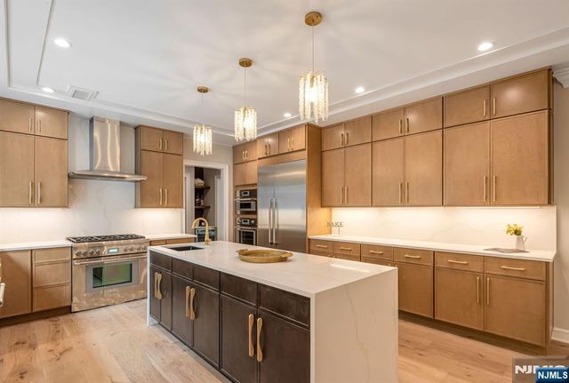 455 Sunset Avenue, Haworth, NJ 07641