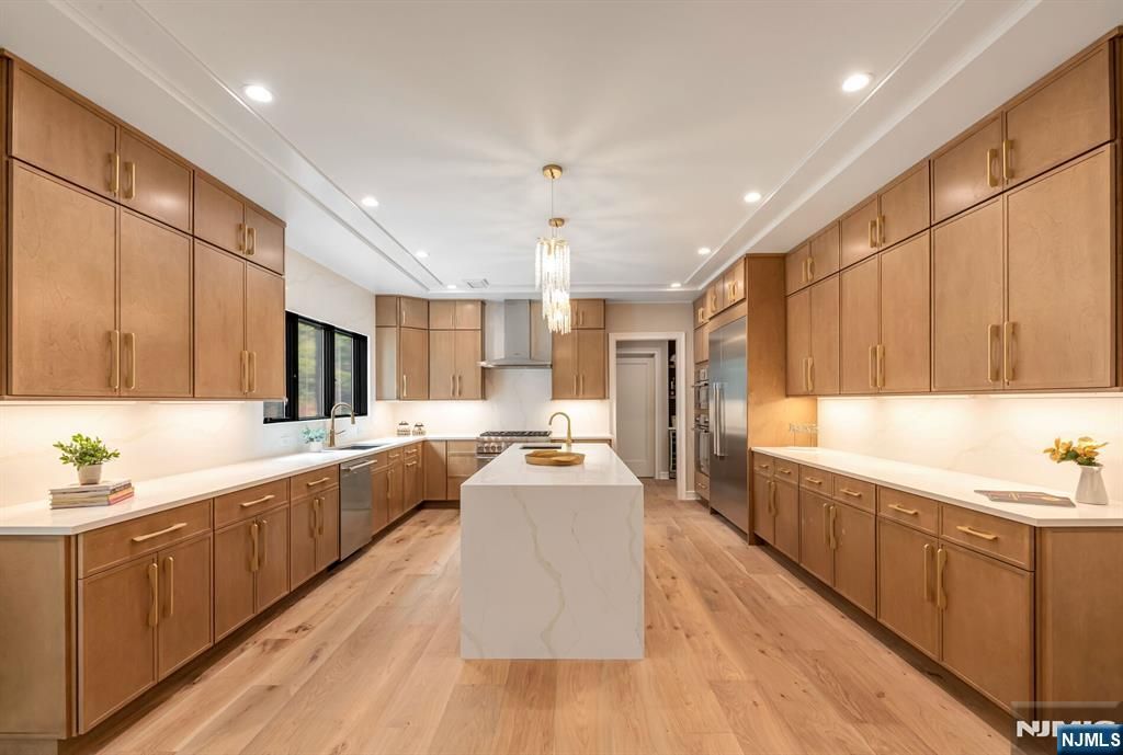 455 Sunset Avenue, Haworth, NJ 07641