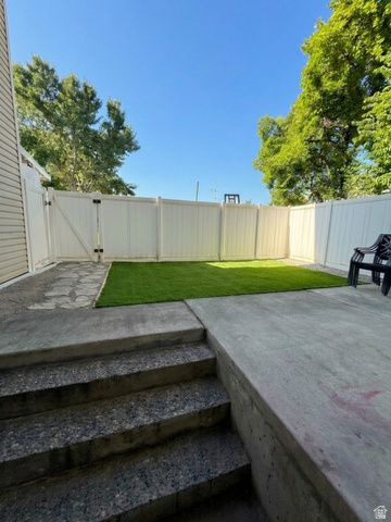 1498 W PARKSIDE DR, Provo, UT 84601