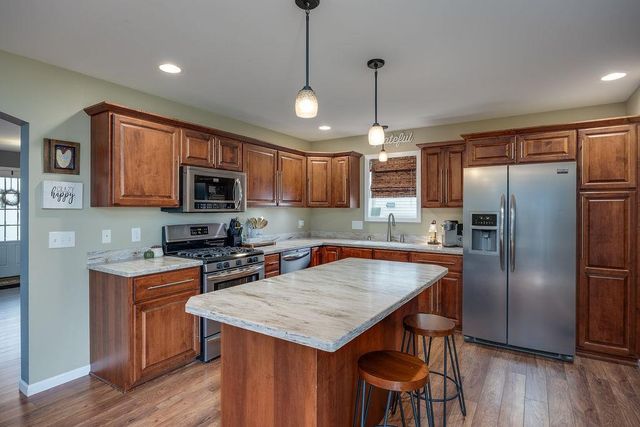 6982 Reston Heights Drive, Madison, WI 53718
