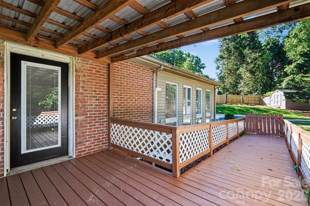 6826 Teal Drive, Denver, NC 28037