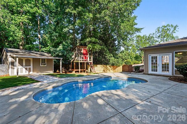 6826 Teal Drive, Denver, NC 28037
