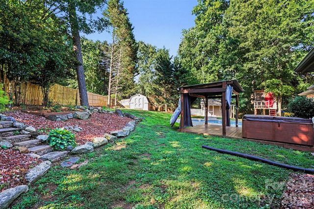 6826 Teal Drive, Denver, NC 28037