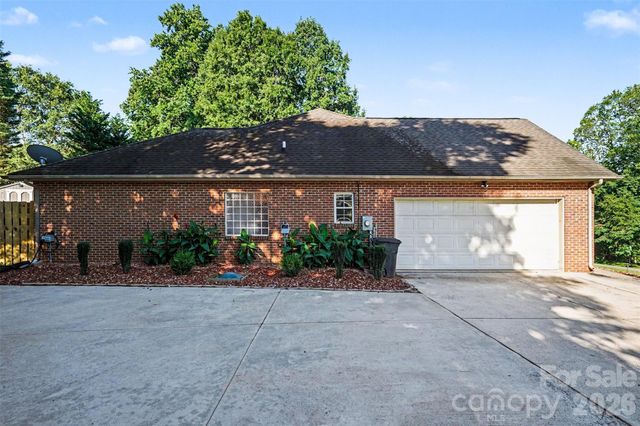 6826 Teal Drive, Denver, NC 28037