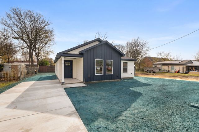 218 Chandler Street, Wilmer, TX 75172