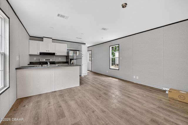 214 W Carroll Avenue, Deland, FL 32720