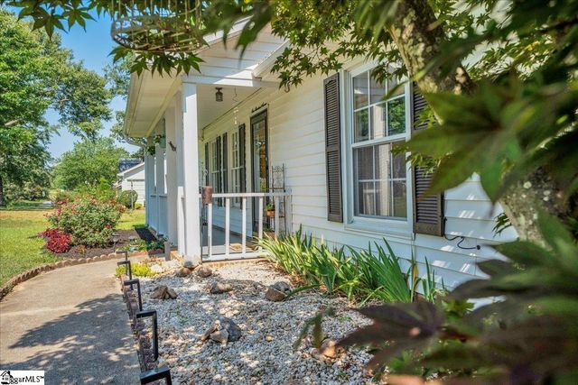 107 Gray Fox Square, Taylors, SC 29687