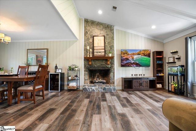 107 Gray Fox Square, Taylors, SC 29687