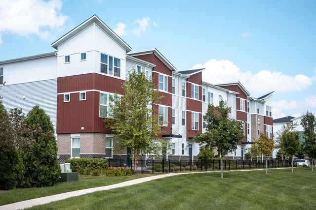 857 Finley Drive, Aurora, IL 60504