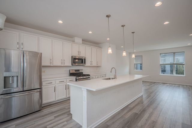 857 Finley Drive, Aurora, IL 60504