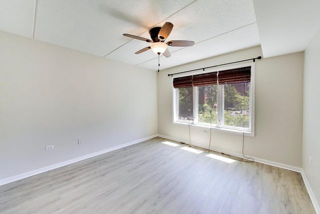 390 S Western Avenue 201, Des Plaines, IL 60016