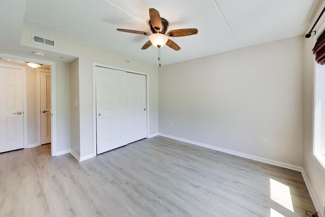 390 S Western Avenue 201, Des Plaines, IL 60016