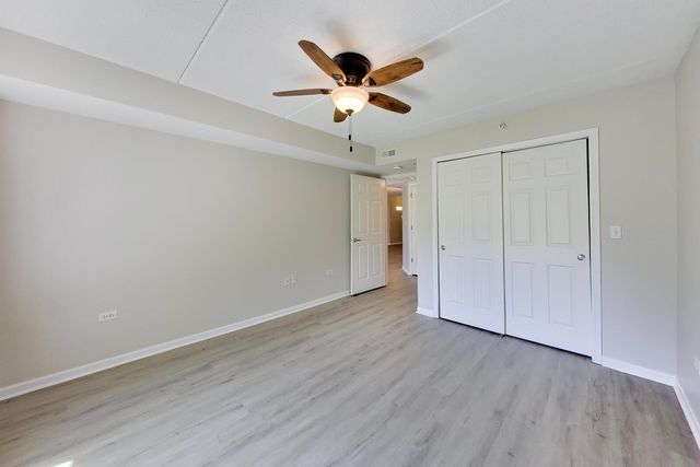 390 S Western Avenue 201, Des Plaines, IL 60016
