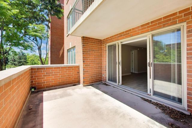 390 S Western Avenue 201, Des Plaines, IL 60016